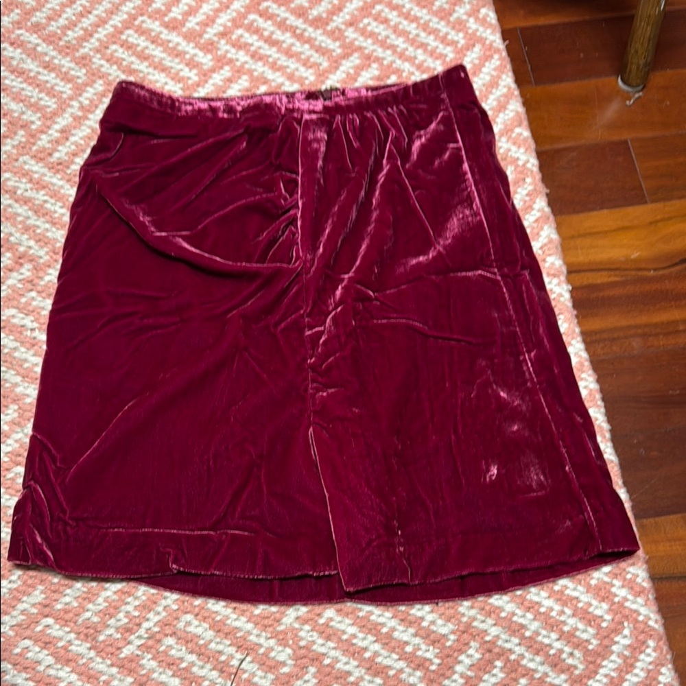 Elegant Velvet Skirt in Rich Burgundy